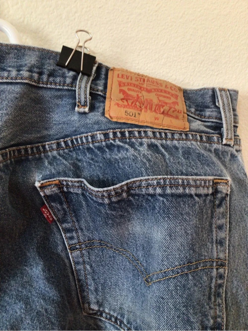 Levis straight leg